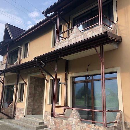 Casa Francesca Lägenhet Comanesti  Exteriör bild