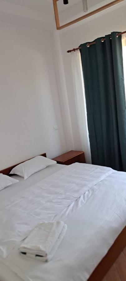 Casa Francesca Lägenhet Comanesti  Exteriör bild