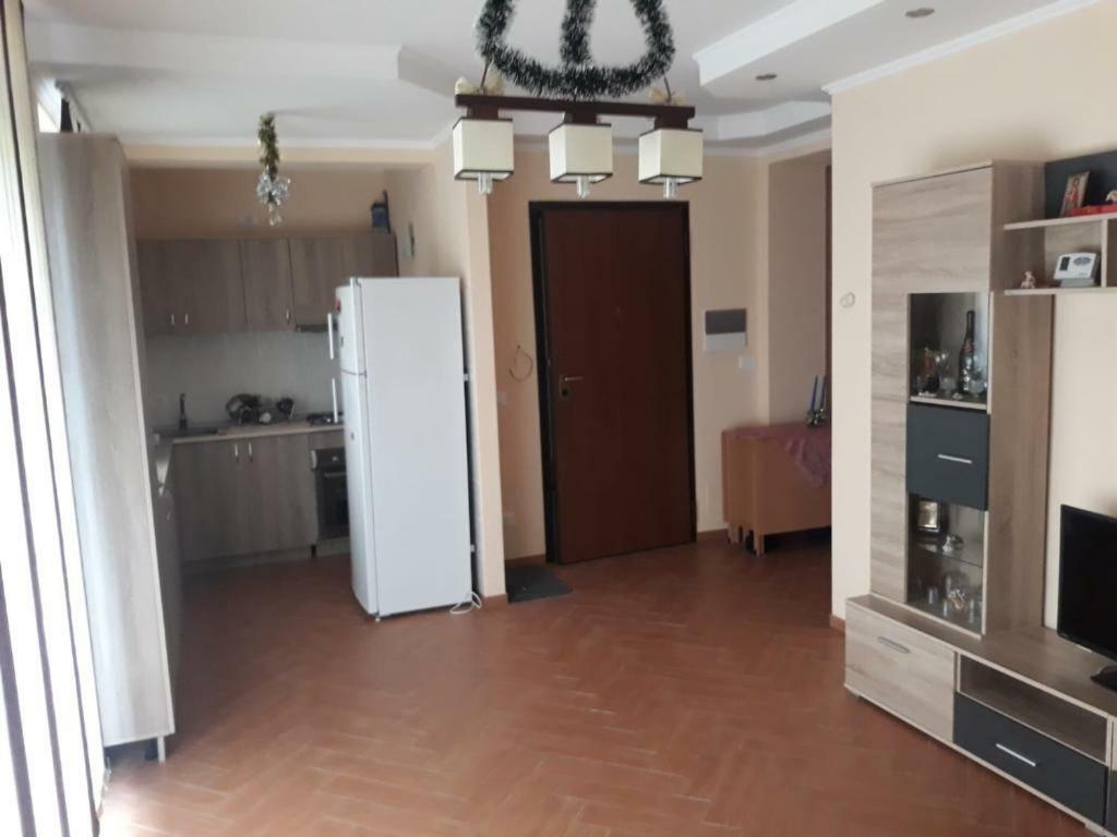 Casa Francesca Lägenhet Comanesti  Exteriör bild