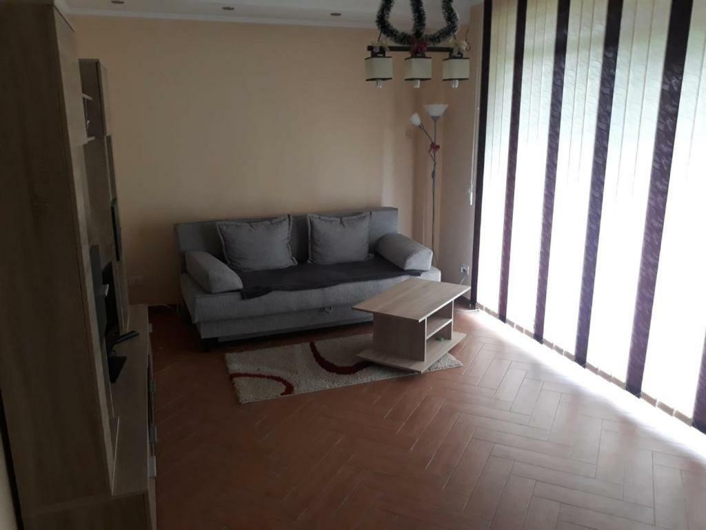 Casa Francesca Lägenhet Comanesti  Exteriör bild
